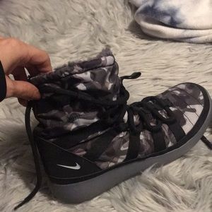 Nike size 6.5 fur lined shoes